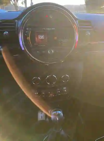 MINI Clubman 2018 - 16500 EUR, 270000 km - AUTO.MOTO.pt - 270000km - foto 8 de 12