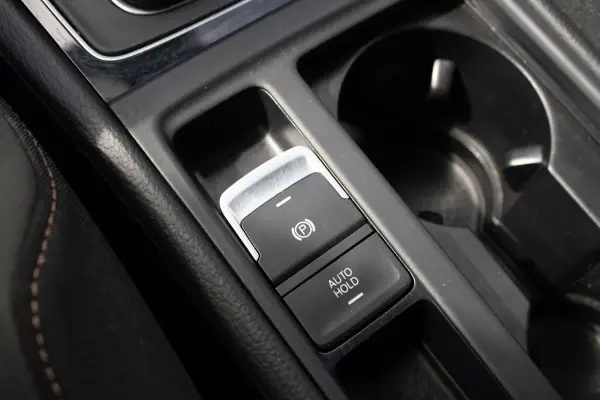 Volkswagen Golf Variant 2016 - 12500 EUR, 155000 km - AUTO.MOTO.pt - 155000km - foto 37 de 47