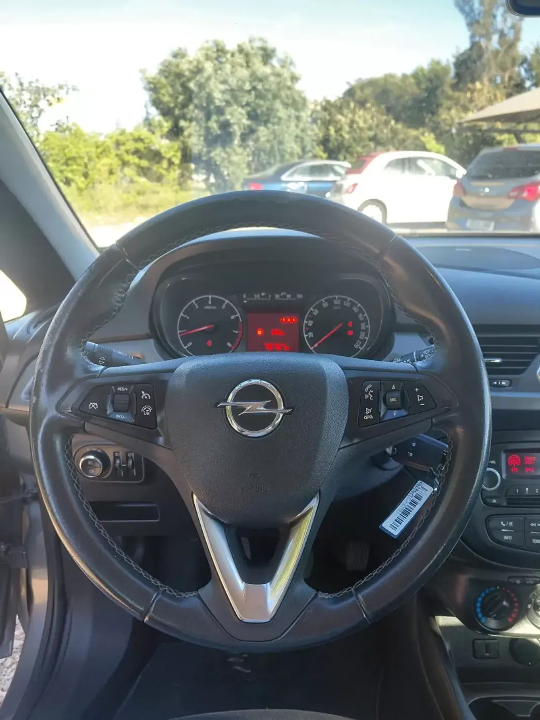 Opel Corsa 2019 - 10900 EUR, 70000 km - AUTO.MOTO.pt - 70000km - foto 5 de 12