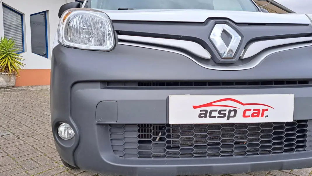 Renault TRAFIC L2H1 125CV 2019 - 19900 EUR, 106110 km - AUTO.MOTO.pt - 106110km - foto 21 de 24