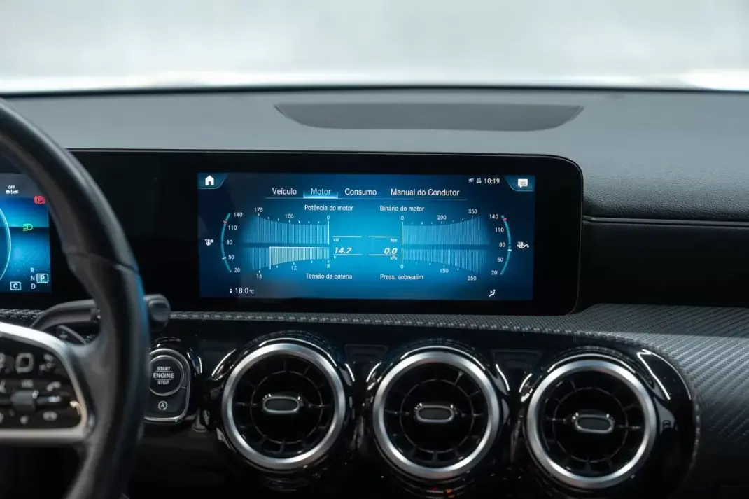 Mercedes-Benz CLA 180 2023 - 29950 EUR, 70000 km - AUTO.MOTO.pt - 70000km - foto 27 de 43