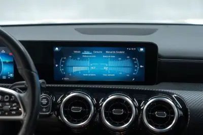 Mercedes-Benz CLA 180 2023 - 29950 EUR, 70000 km - AUTO.MOTO.pt - 70000km - foto 27 de 43