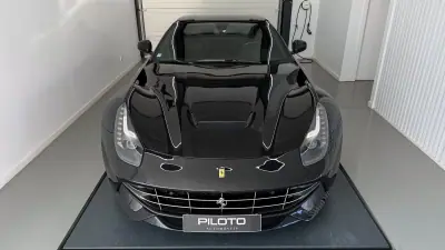 Ferrari F12 Berlinetta 2015 — foto 5 de 35