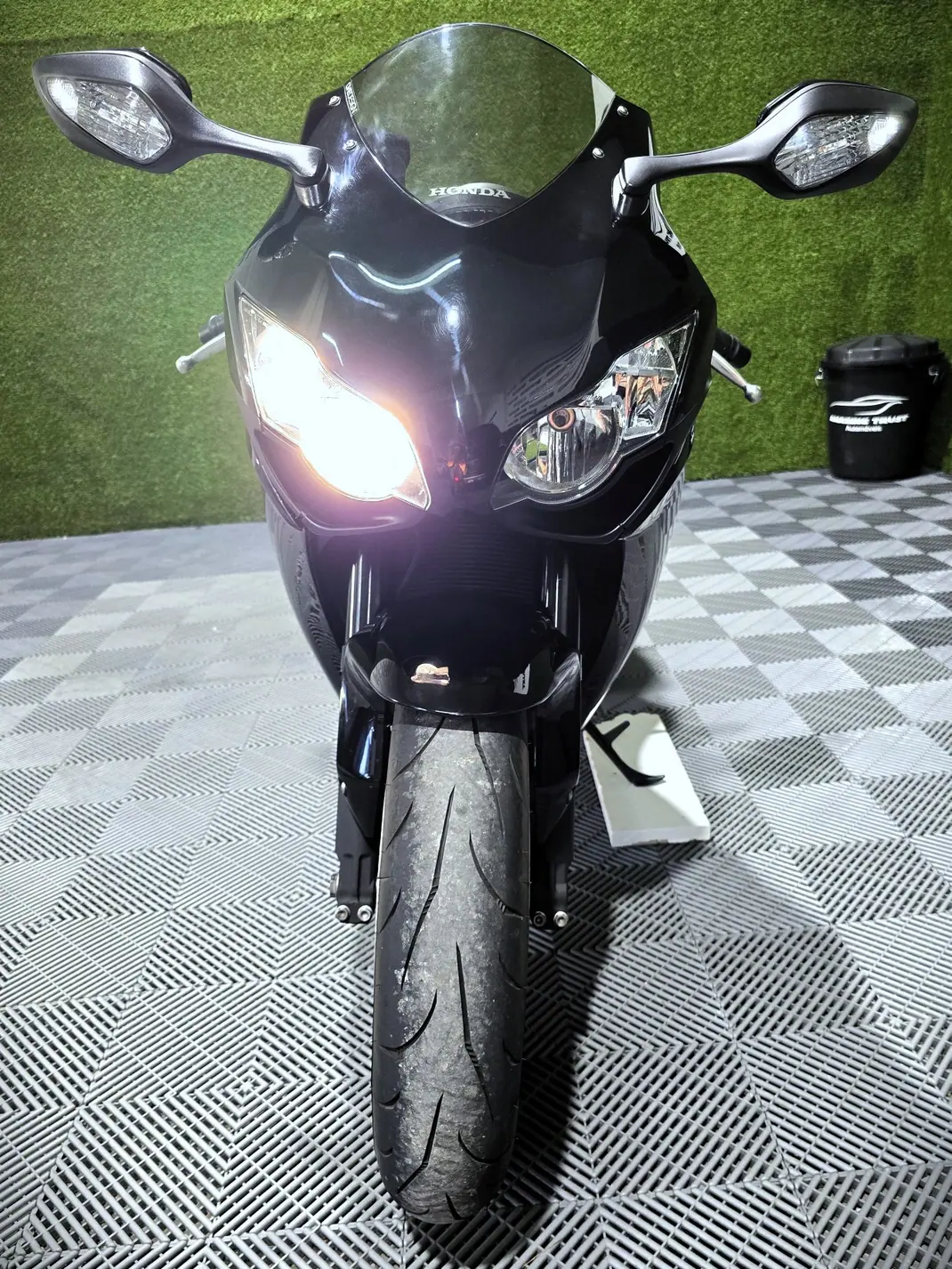 Honda CBR 1000RR 2008 - 8950 EUR, 32000 km - AUTO.MOTO.pt - 32000km - foto 6 de 15