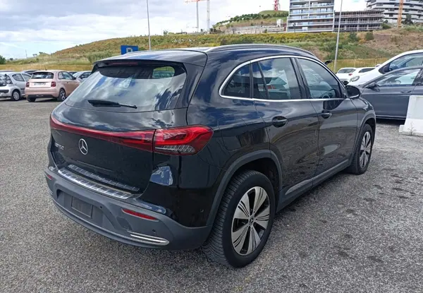 Mercedes-Benz EQA 2021 - 23000 EUR, 185000 km - AUTO.MOTO.pt - 185000km - foto 4 de 9