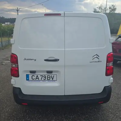 Citroën Jumpy 2020 - 17450 EUR, 147250 km - AUTO.MOTO.pt - 147250km - foto 2 de 11