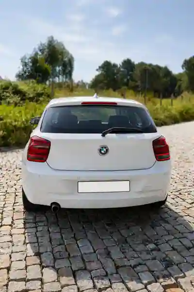 BMW 114 2015 - 10990 EUR, 182000 km - AUTO.MOTO.pt - 182000km - foto 14 de 14