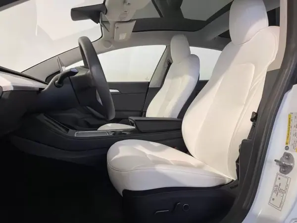 Tesla Model 3 2023 - 29750 EUR, 68000 km - AUTO.MOTO.pt - 68000km - foto 13 de 44