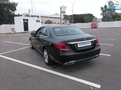 Mercedes-Benz E 220 2017 - 24500 EUR, 181000 km - AUTO.MOTO.pt - 181000km - foto 16 de 20