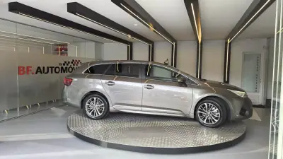 Toyota Avensis Touring Sports 2016 - 14900 EUR, 212217 km - AUTO.MOTO.pt - 212217km - foto 8 de 57
