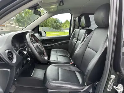 Mercedes-Benz Vito Tourer 2016 - 26900 EUR, 220000 km - AUTO.MOTO.pt - 220000km - foto 35 de 55