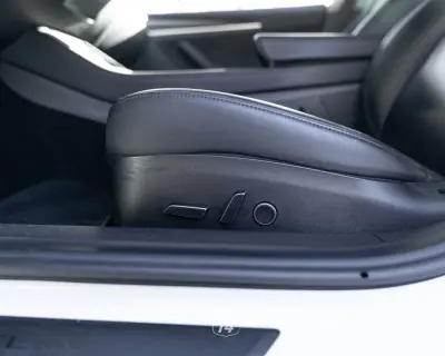 Tesla Model 3 2022 - 32990 EUR, 121900 km - AUTO.MOTO.pt - 121900km - foto 24 de 36
