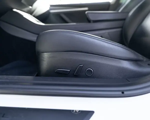 Tesla Model 3 2022 - 32990 EUR, 121900 km - AUTO.MOTO.pt - 121900km - foto 24 de 36