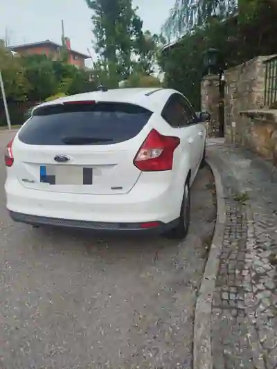 Ford Focus 2013 - 6500 EUR, 104000 km - foto 2 de 4