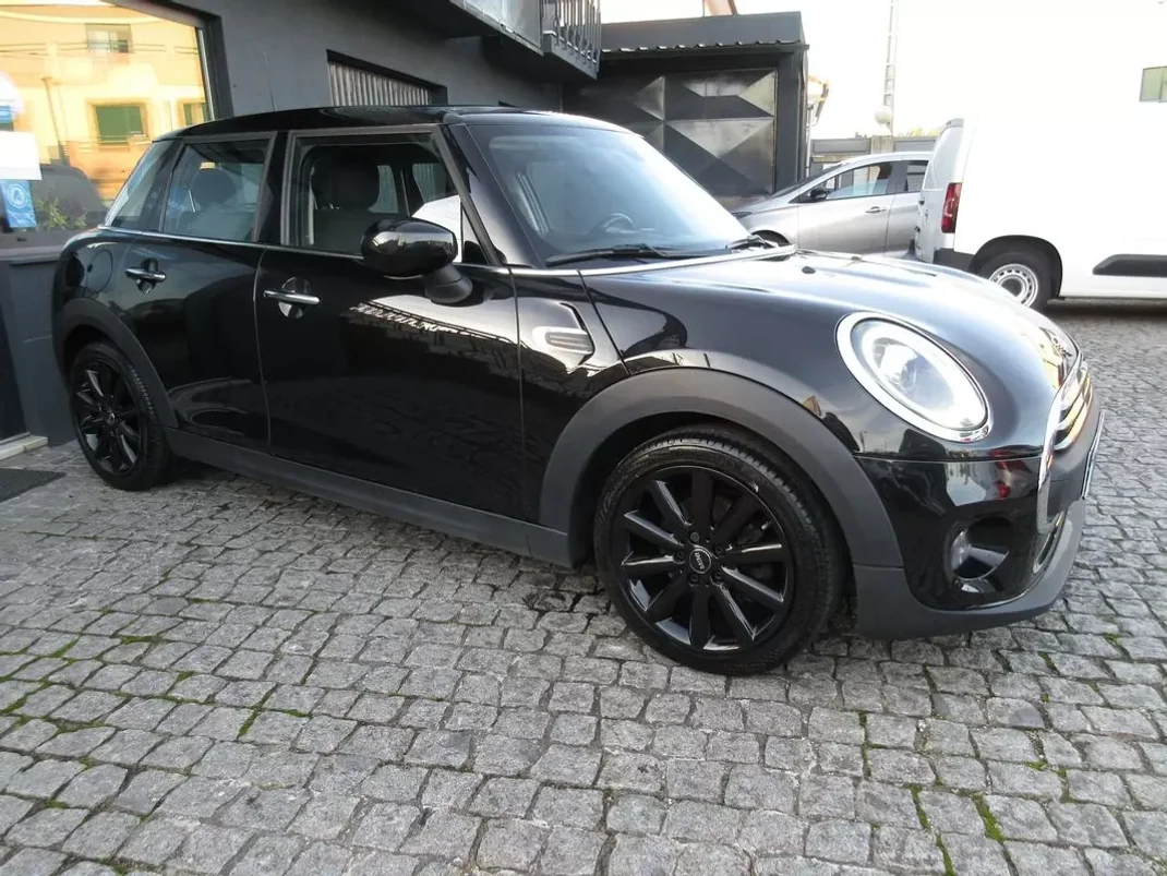 MINI Cooper 2021 - 19990 EUR, 90000 km - AUTO.MOTO.pt - 90000km - foto 19 de 52