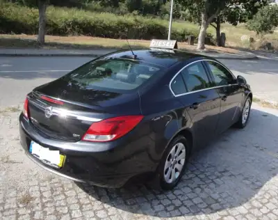 Opel Insignia 2012 - 9500 EUR, 210000 km - AUTO.MOTO.pt - 210000km - foto 6 de 9