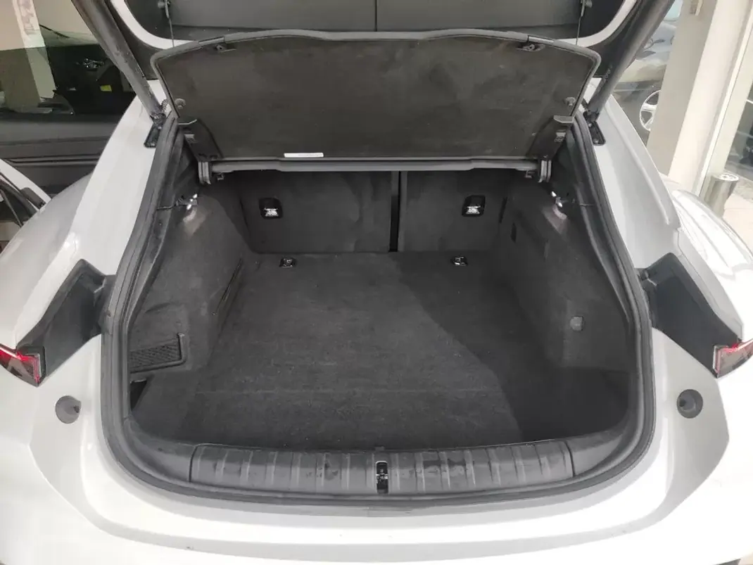 Porsche Taycan Cross Turismo 2022 - 65750 EUR, 55800 km - AUTO.MOTO.pt - 55800km - foto 18 de 40