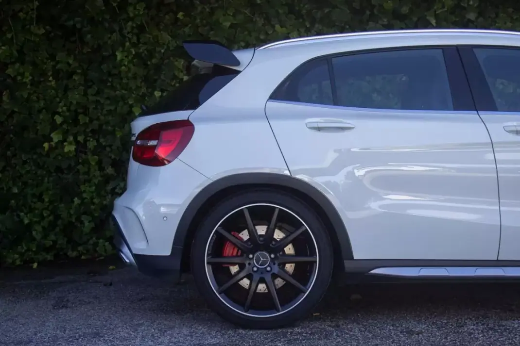 Mercedes-Benz GLA 45 AMG 2015 - 34900 EUR, 49200 km - AUTO.MOTO.pt - 49200km - foto 4 de 20