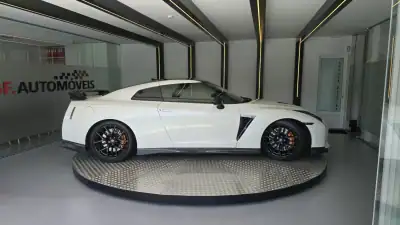 Nissan GT-R 2017 - 149900 EUR, 50238 km - AUTO.MOTO.pt - 50238km - foto 8 de 57