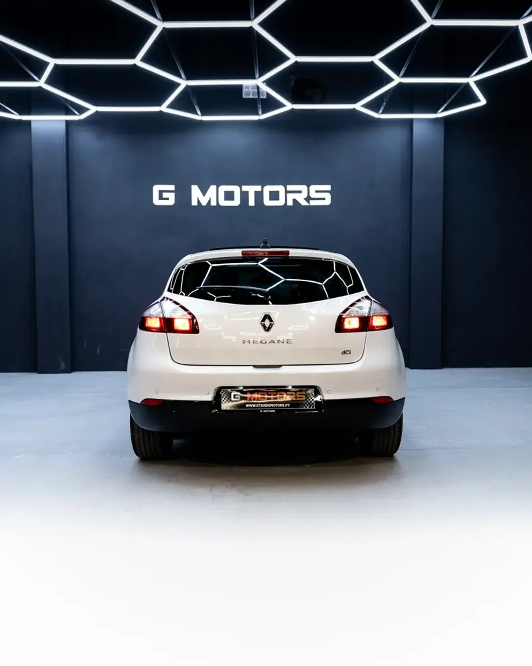 Renault Mégane 2014 - 9500 EUR, 220000 km - AUTO.MOTO.pt - 220000km - foto 7 de 28