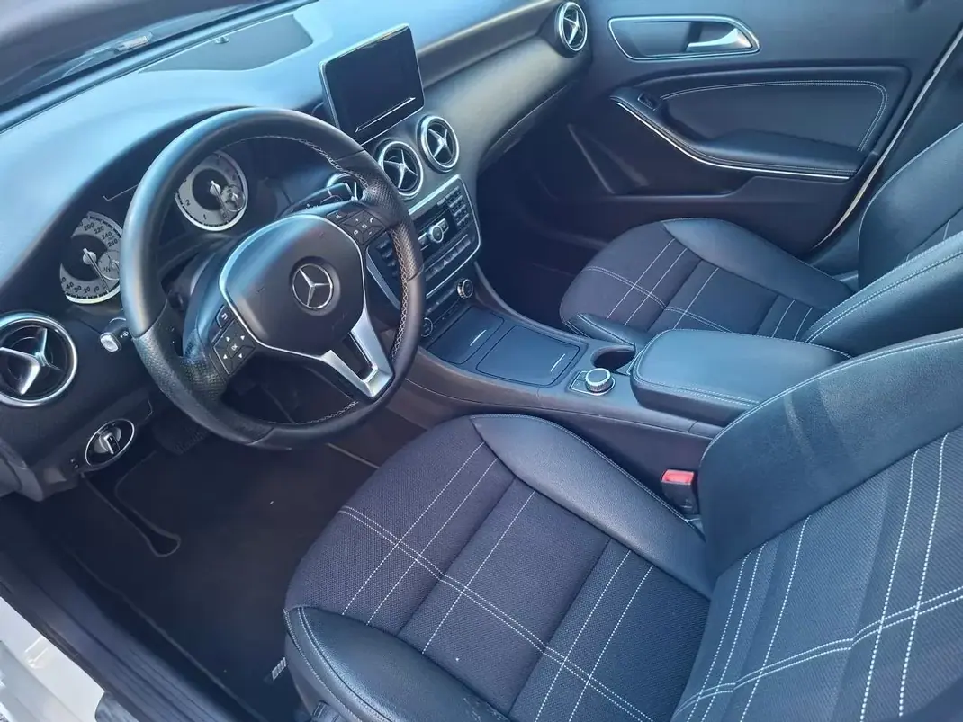 Mercedes-Benz A 200 2014 - 15900 EUR, 212000 km - 212000km - foto 19 de 32