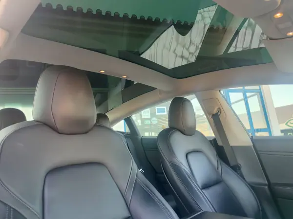 Tesla Model 3 2019 - 22900 EUR, 173000 km - AUTO.MOTO.pt - 173000km - foto 17 de 19