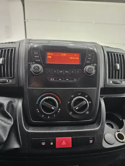 Peugeot BOXER 2.0 BlueHDi 435 L4H2 Premium 2017 - 15990 EUR, 168872 km - AUTO.MOTO.pt - 168872km - foto 26 de 30