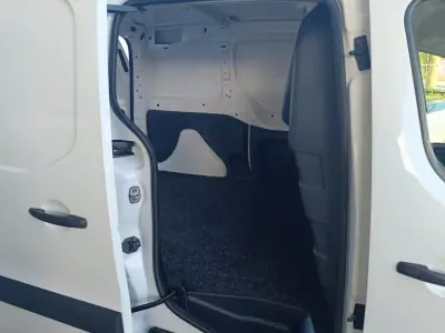 Citroën BERLINGO 3 LUGARES 2017 - 9000 EUR, 220000 km - AUTO.MOTO.pt - 220000km - foto 25 de 30