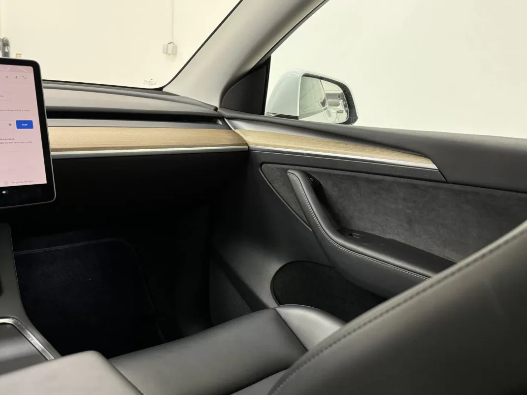 Tesla Model Y 2022 - 34890 EUR, 49800 km - AUTO.MOTO.pt - 49800km - foto 32 de 32