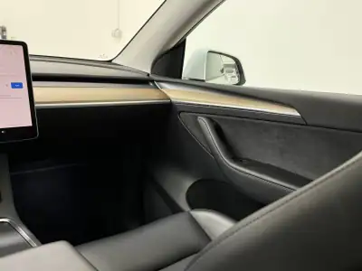 Tesla Model Y 2022 - 34890 EUR, 49800 km - AUTO.MOTO.pt - 49800km - foto 32 de 32