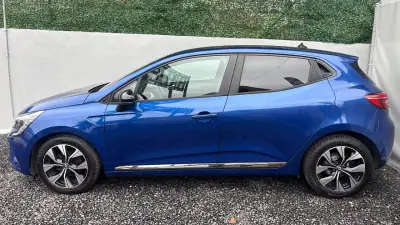 Renault Clio 2023 - 13400 EUR, 79000 km - AUTO.MOTO.pt - 79000km - foto 3 de 12