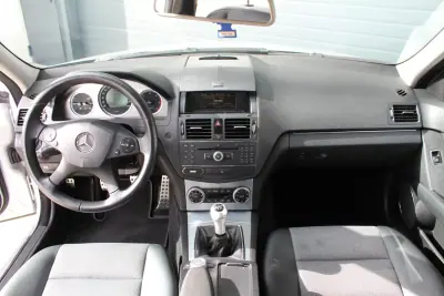 Mercedes-Benz C 250 2008 - 12990 EUR, 241176 km - AUTO.MOTO.pt - 241176km - foto 11 de 18