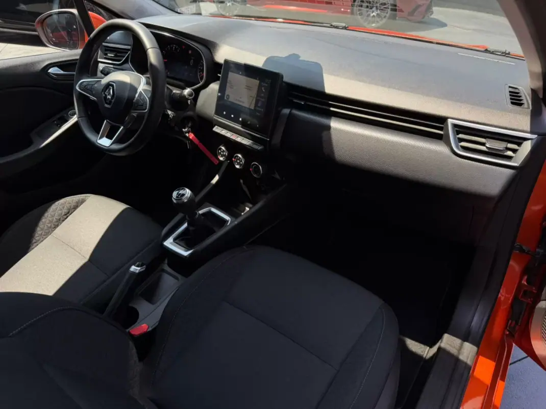 Renault Clio 2020 - 13900 EUR, 42828 km - 42828km - foto 7 de 11