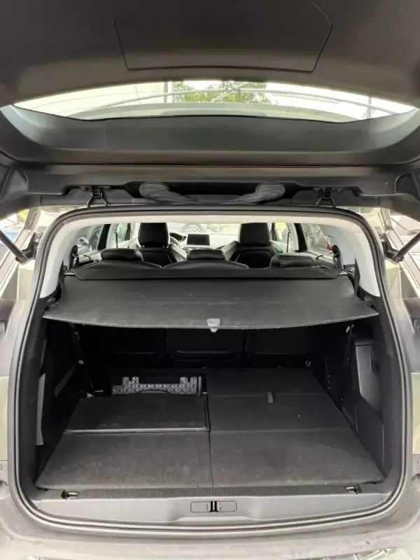 Peugeot 5008 2019 - 21500 EUR, 148372 km - AUTO.MOTO.pt - 148372km - foto 7 de 8