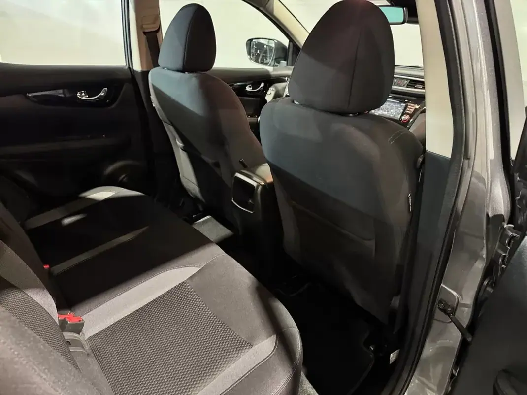 Nissan Qashqai 2019 - 18500 EUR, 131140 km - 131140km - foto 29 de 48