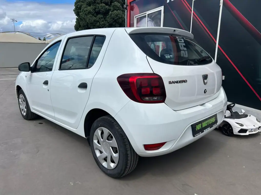 Dacia Sandero 2019 - 10947 EUR, 36000 km - AUTO.MOTO.pt - 36000km - foto 6 de 17