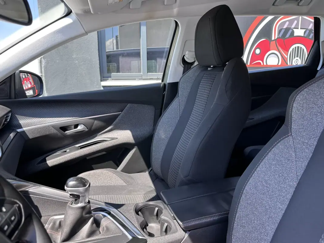 Peugeot 5008 2017 - 13900 EUR, 200000 km - AUTO.MOTO.pt - 200000km - foto 19 de 49
