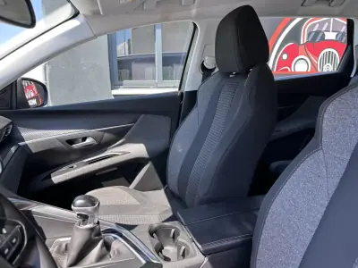 Peugeot 5008 2017 - 13900 EUR, 200000 km - AUTO.MOTO.pt - 200000km - foto 19 de 49