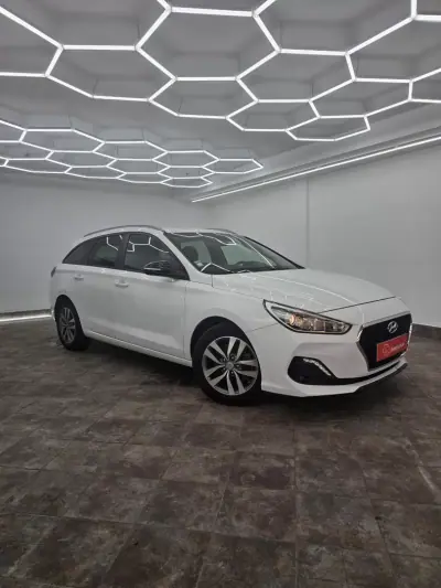 Hyundai i30 SW 2018 - 12950 EUR, 117053 km - AUTO.MOTO.pt - 117053km - foto 29 de 41