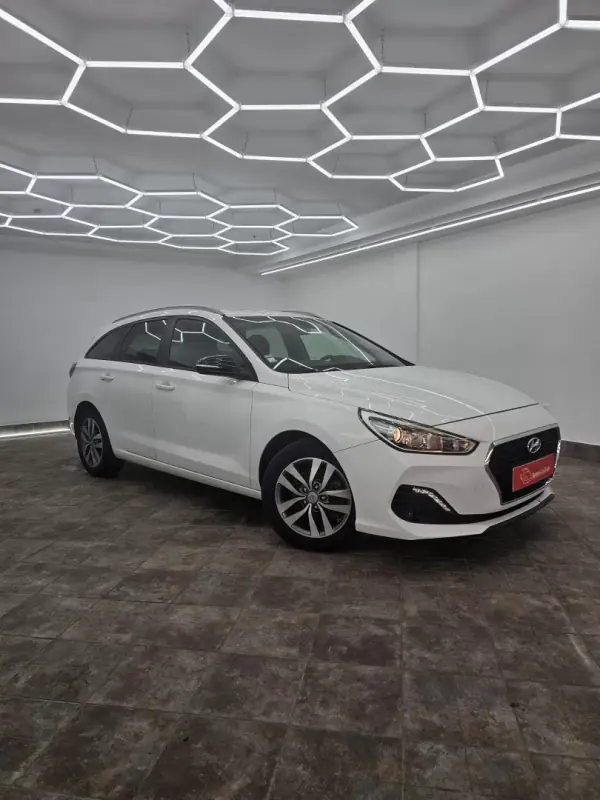 Hyundai i30 SW 2018 - 12950 EUR, 117053 km - AUTO.MOTO.pt - 117053km - foto 29 de 41