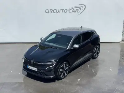 Renault Mégane E-Tech 2023 - 28500 EUR, 48034 km - AUTO.MOTO.pt - 48034km - foto 4 de 8
