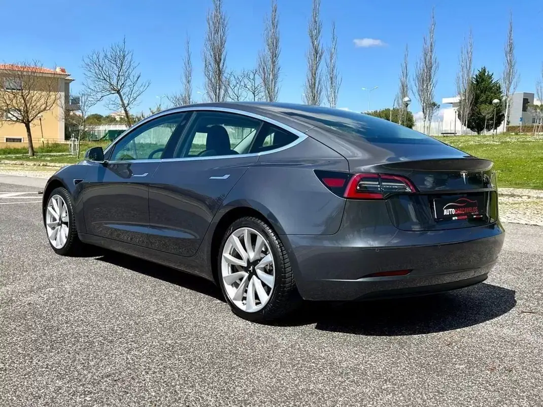 Tesla Model 3 2019 - 23990 EUR, 83000 km - AUTO.MOTO.pt - 83000km - foto 6 de 26