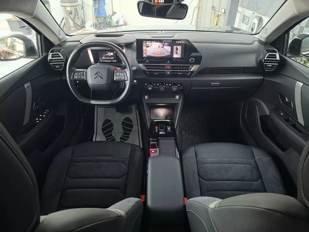 Citroën e-C4 2025 - 24990 EUR, 9485 km - 9485km - foto 10 de 13