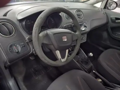 SEAT Ibiza ST 2010 - 2999 EUR, 269647 km - AUTO.MOTO.pt - 269647km - foto 10 de 17