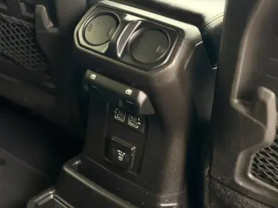 Jeep Wrangler Unlimited 2019 - 67500 EUR, 150181 km - 150181km - foto 25 de 25