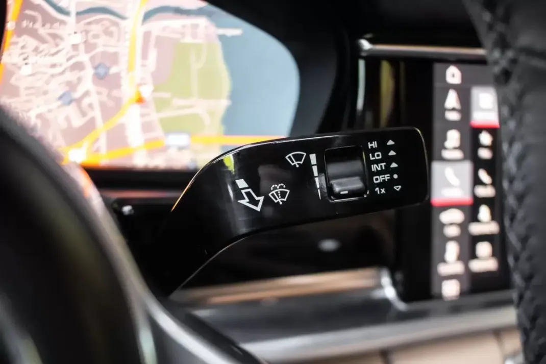 Porsche Panamera 2020 - 79990 EUR, 128249 km - 128249km - foto 17 de 48