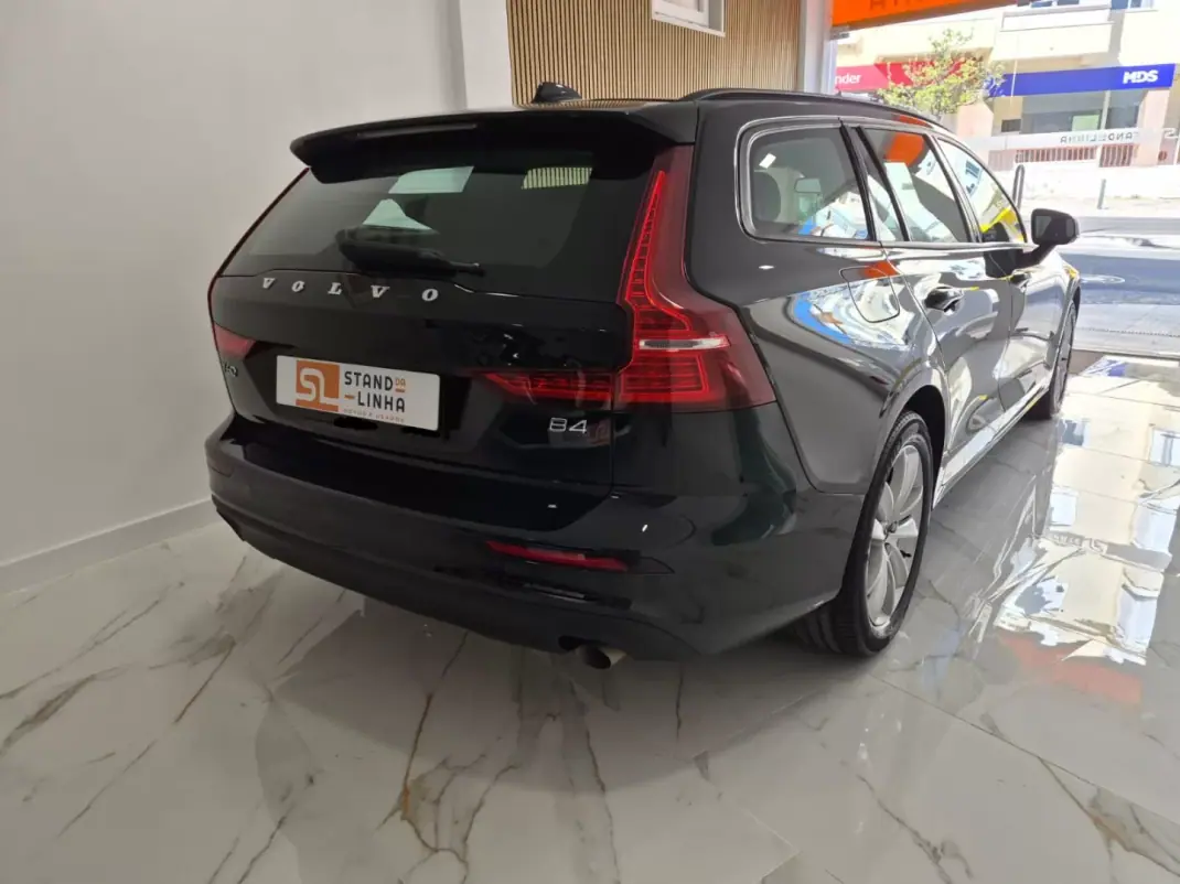 Volvo V60 2021 - 24990 EUR, 103413 km - AUTO.MOTO.pt - 103413km - foto 4 de 23