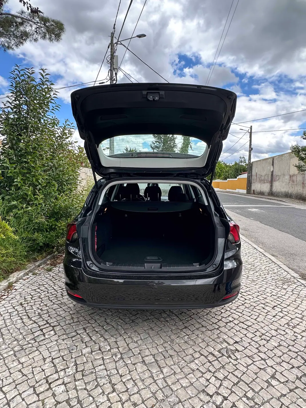 Fiat Tipo Station Wagon 2020 - 12500 EUR, 137000 km - AUTO.MOTO.pt - 137000km - foto 5 de 9