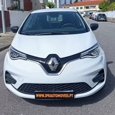 Renault Zoe 2020 - 13990 EUR, 24000 km - AUTO.MOTO.pt - 24000km - foto 2 de 17