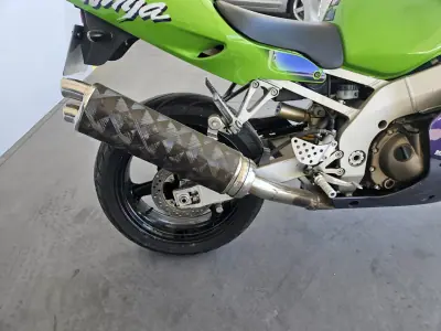Kawasaki 2020 - 3400 EUR, 49000 km - AUTO.MOTO.pt - 49000km - foto 5 de 5
